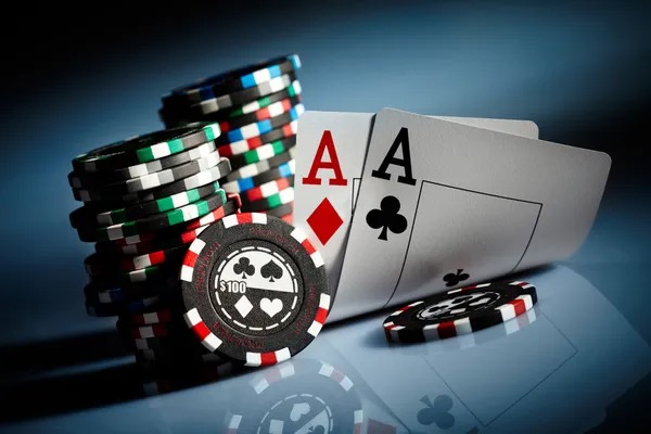 American roulette: double zero, higher house edge American roulette wheel with double zero